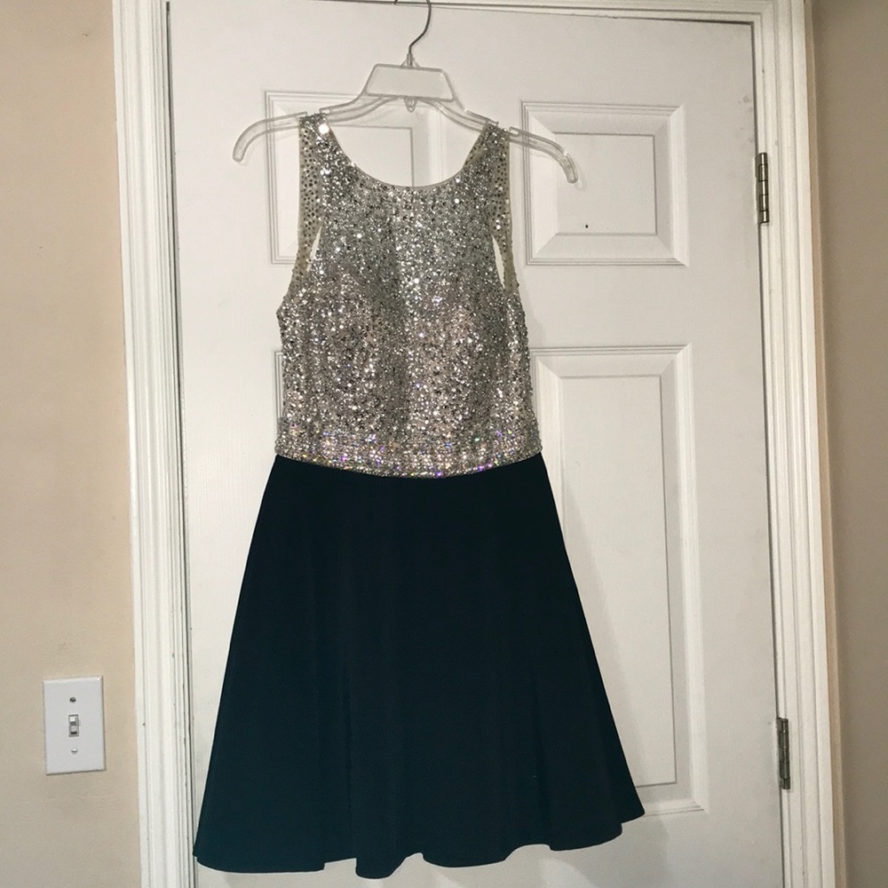 Prom Dress - Picture 1 of 7